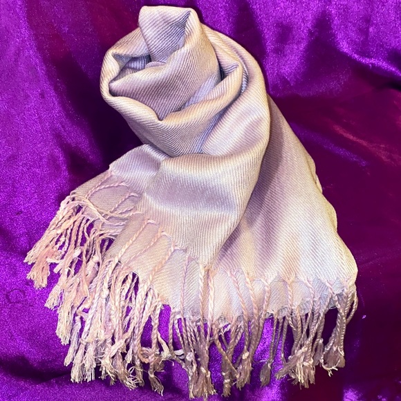 100% Pashmina Scarf NWOT - Picture 2 of 6